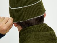 Шерстяная шапка с отделкой