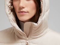 Стеганый жилет с капюшоном