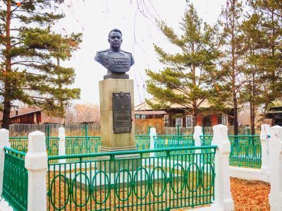Бюст Дважды Героя Советского Союза В.С. Архипова