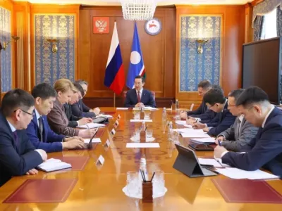 Федеральная поддержка и контроль за исполнением: Айсен Николаев провел планерное совещание