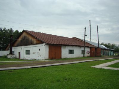 Производственные помещения (здание лагерных мастерских с гаражом)