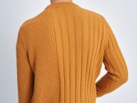 Джемпер с округлым вырезом прямого силуэта