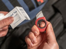 Нож с фиксированным клинком SOG Rapid Edge, нержавеющая сталь, рукоять термопластик GRN, красный