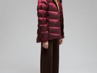 Удлиненный пуховик полуприлегающего силуэта