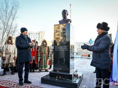 В Якутске торжественно открыли Казанский сквер и памятник татарскому поэту Мусе Джалилю