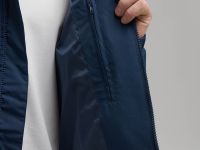 Ветровка с капюшоном