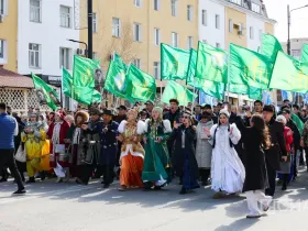 В Якутске состоялся парад молодёжи в честь Дня республики