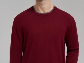 Легкий базовый джемпер полуприлегающего кроя