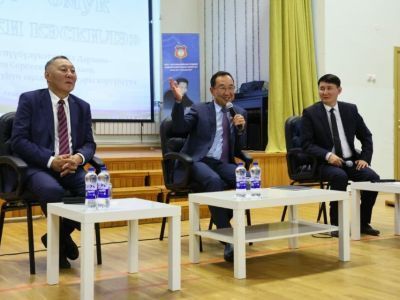 Перед новым учебным годом глава Якутии дал напутствия школьникам Верхневилюйского района