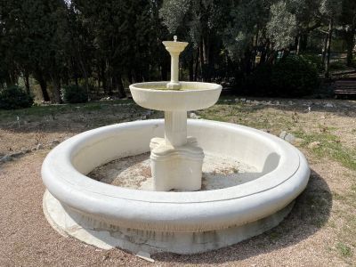 Фонтан нижний