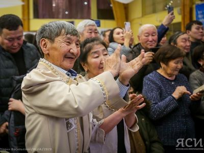 Народный мастер Борис Неустроев – Мандар Уус награжден медалью «За труды в культуре и искусстве»
