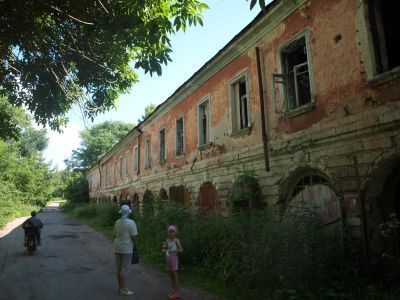 Здание лавки (торговых  рядов)