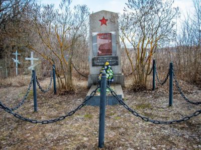 Братская могила советских летчиков И.Н. Дворецкого и Г.П. Солодовникова, погибших в период Сталинградской битвы