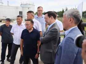 Айсен Николаев проверил ход газификации и строительство водопровода в Бердигестяхе