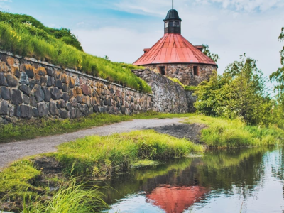 Карельский колорит: долина водопадов, лес, уха и музей в скале (Улица Казанская, 2)