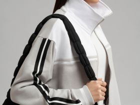 Толстовка свободного кроя из футера