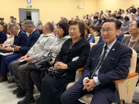 Презентована книга Сергея Вахрина «Тайны якутских фамилий»