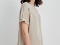 Блузка с коротким рукавом и воротником-стойкой