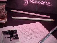 Карандаш чернографитный Faber-Castell "Sparkle" В, трехгранный, заточен., голубой металлик