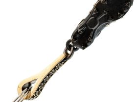 Брелок Бутса, бронза