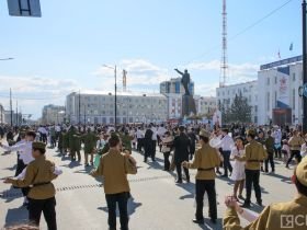 5,5 тысяч пар станцевали вальс Победы в Якутске
