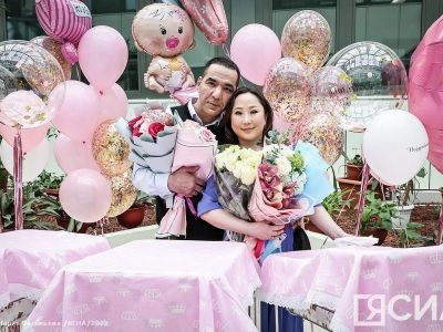 Более 120 двойняшек и четыре тройни родились в Якутии в 2022 году