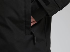 Горнолыжная куртка с капюшоном