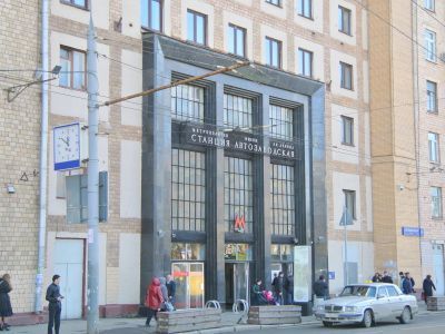 Наземный вестибюль, архитектор Душкин А.Н., художник Файнштейн М.Г.