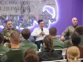 Айсен Николаев и Юнус-Бек Евкуров встретились с участниками юношеского турнира памяти Федора Охлопкова