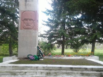 Братская могила партизан, погибших за власть Советов