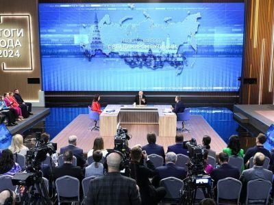 Владимир Путин выразил благодарность волонтёрам за помощь бойцам СВО