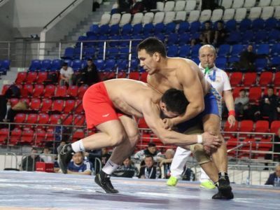 В Якутии завершился турнир Госкомобеспечения по национальной борьбе хапсагай