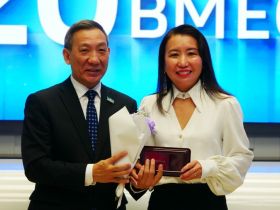 Сотрудников ГТРК «Саха» поздравили с 20-летием телерадиокомпании