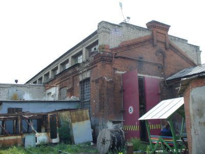 Малярный цех железнодорожных мастерских, рабочие которого принимали активное участие в революционных событиях 1905 г. и 1917 г. Установлена мемориальная доска.