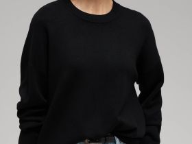 Легкий базовый джемпер свободного кроя