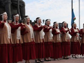 В Якутске прошел субботник «Особенности национальной уборки»