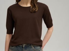 Легкий джемпер с коротким рукавом