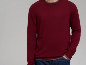 Легкий базовый джемпер полуприлегающего кроя