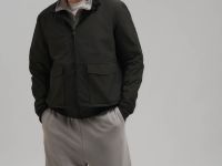 Ветровка-бомбер со съемным капюшоном