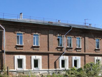 Здание бывшего Успенского мужского монастыря