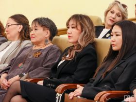 В Якутии отметили День радио и наградили работников связи