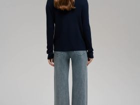 Легкий базовый джемпер прямого кроя