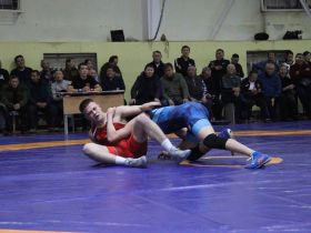 Якутские борцы прошли отбор на первенство России среди юниоров