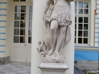 Статуя "Мудрость, попирающая порок"