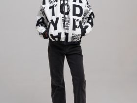 Куртка текстильная с полиуретановым покрытием для девочек (ветровка)