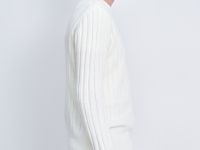 Джемпер с округлым вырезом прямого силуэта