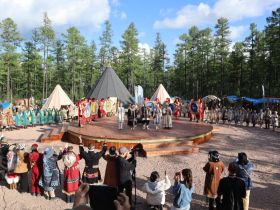 Коренные малочисленные народы открыли свое тюсюлгэ на Ысыахе Олонхо