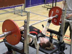 Более ста спортсменов собрал чемпионат Якутии по пауэрлифтингу