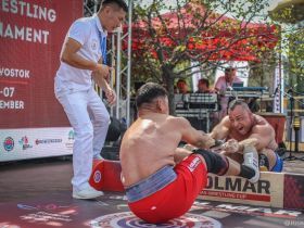 Азат Таштанбеков из Кыргызстана увезет домой золотую медаль Кубка Колмар по мас-рестлингу