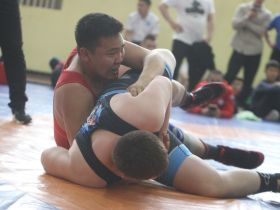 Борцовская сборная Якутска признана лучшей на Спартакиаде учащихся